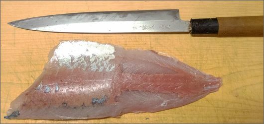 血合い骨を取る前に皮引きも可