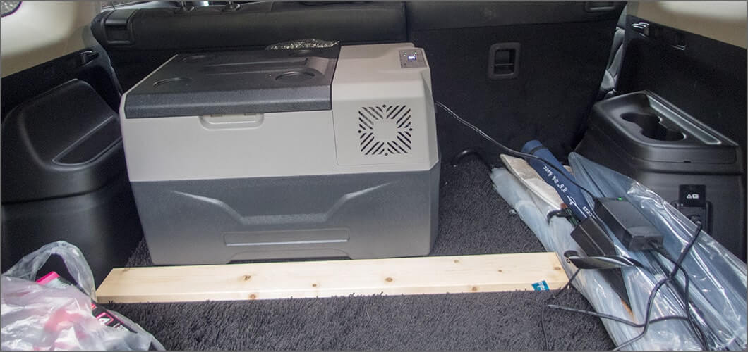 車の電源からとってみる