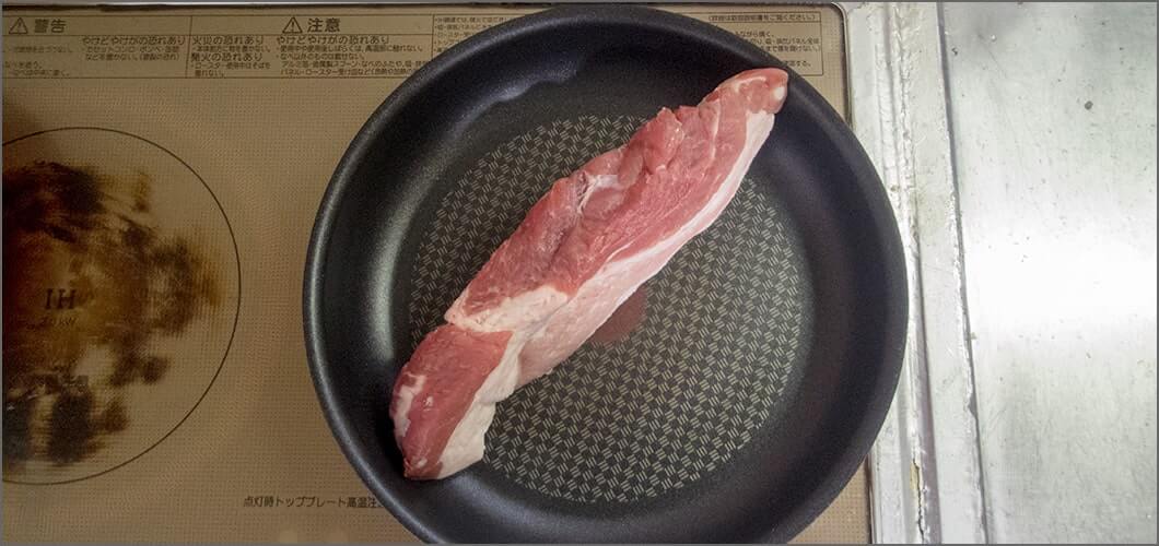 フライパンに乗せて焼く