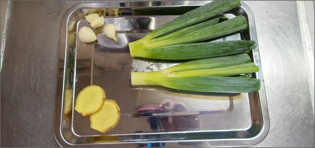 野菜類は臭み消し